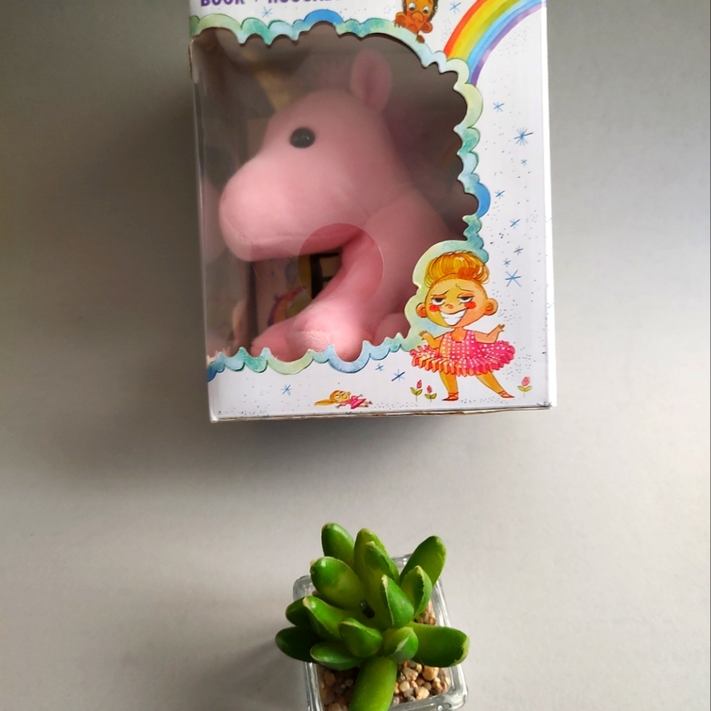 Spirit book+huggable toy